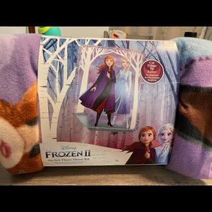 Disney Frozen 2 no sew fleece throw kit